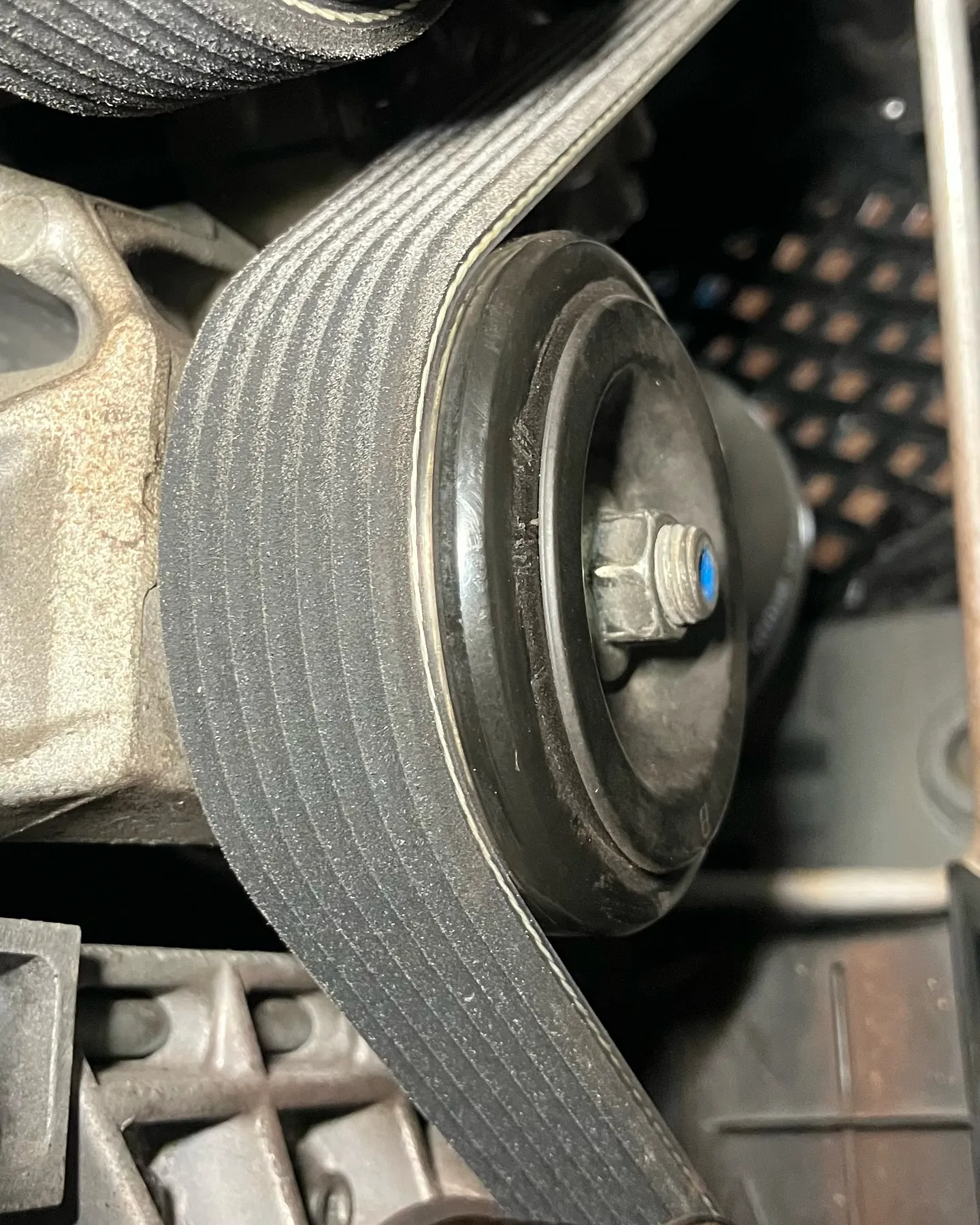 補機ベルトの交換を行いました！