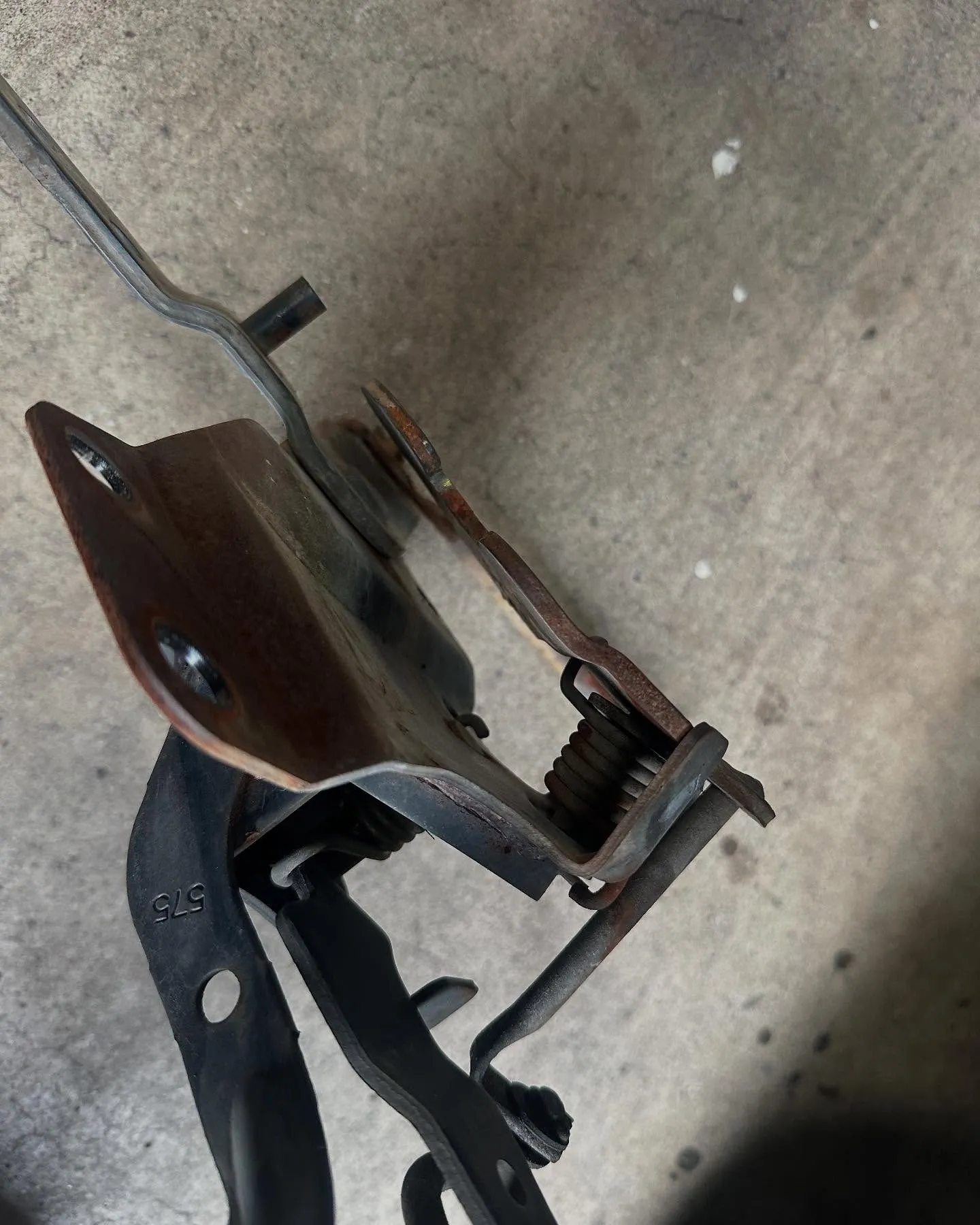 車検で預かりましたトラックの整備をしました😊