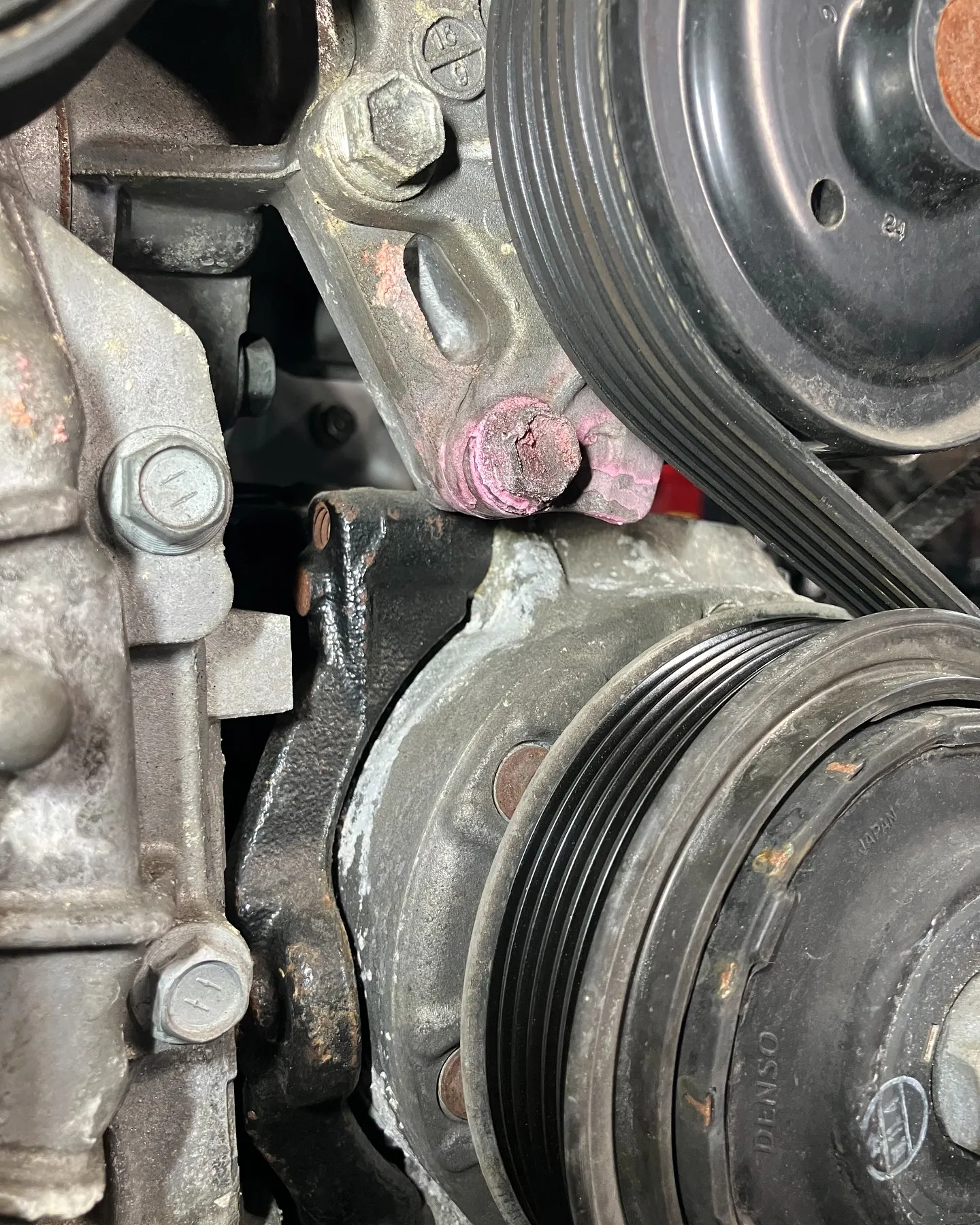 20アルファード、ミッション載せ替え時にウォーターポンプから...