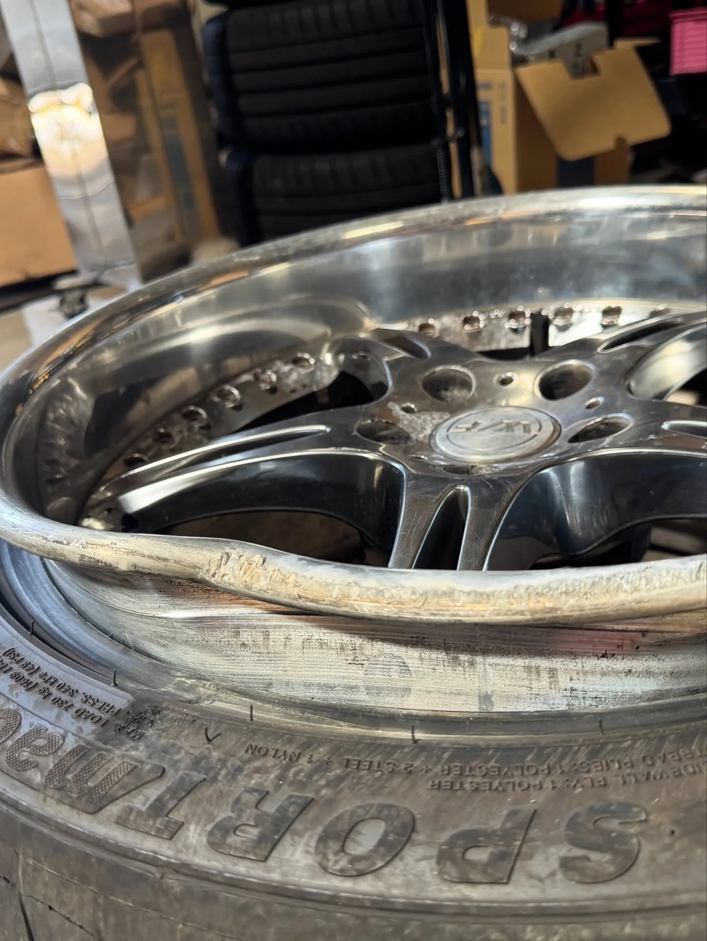 【ホイールリペア】