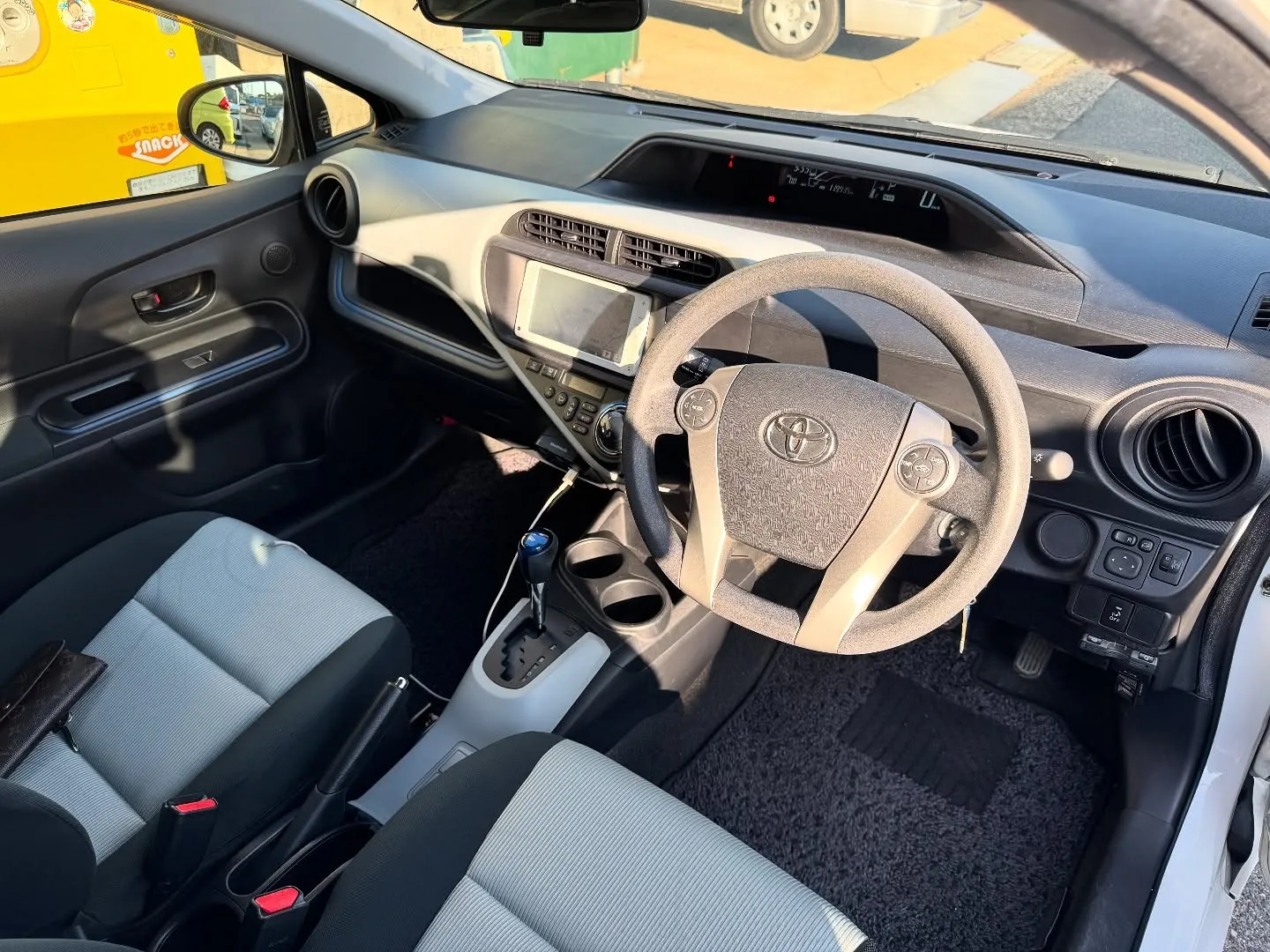 【中古　アクア　販売】